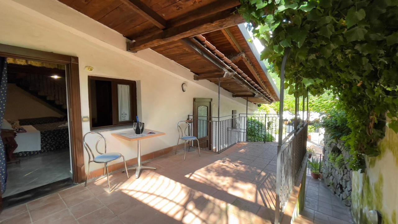 Agriturismo La Casa Del Ghiro Pimonte Bagian luar foto