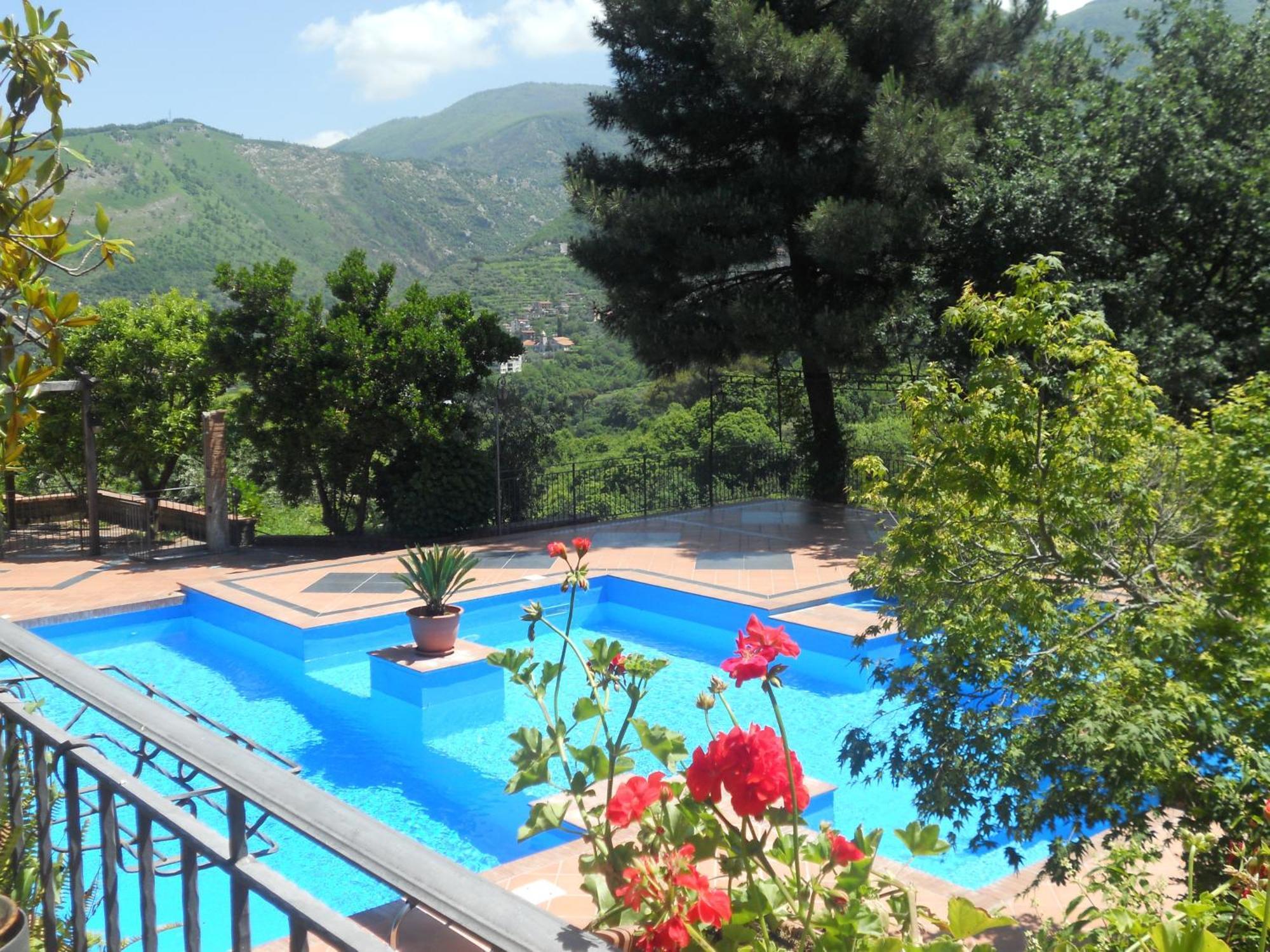 Agriturismo La Casa Del Ghiro Pimonte Bagian luar foto
